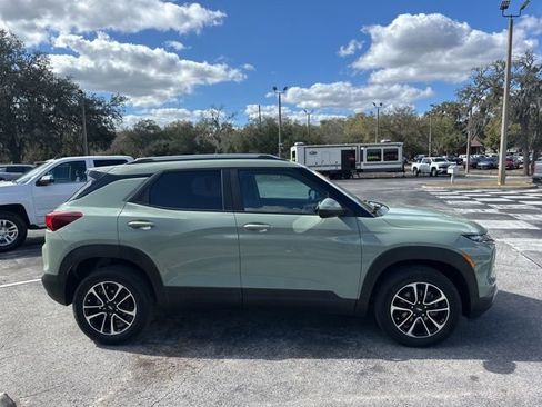 Used 2025 Chevrolet TrailBlazer LT image 47