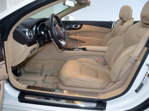 Used 2017 Mercedes-Benz SL 450 w/ Premium I Package image 16