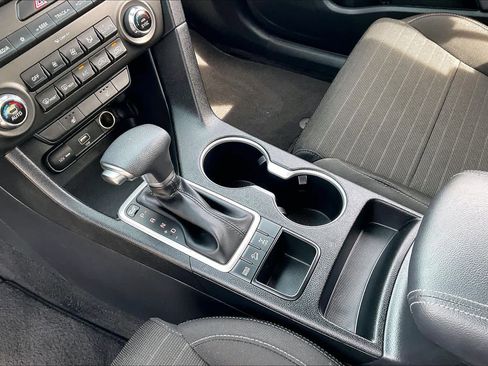 Used 2022 Kia Sportage LX w/ LX AWD Value Edition Package image 17