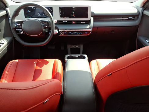 Used 2024 Hyundai Ioniq 5 SEL image 11