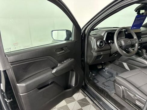 Used 2024 Chevrolet Colorado Trail Boss image 11