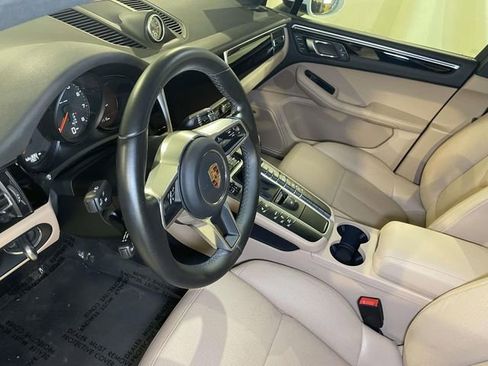 Certified 2020 Porsche Macan AWD/4WD image 4