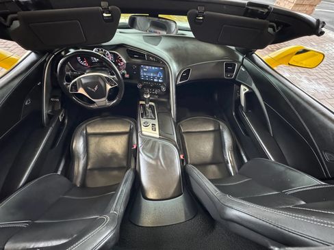 Used 2019 Chevrolet Corvette Stingray Coupe w/ 1LT RWD image 11