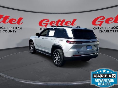 Used 2025 Jeep Grand Cherokee Limited image 7