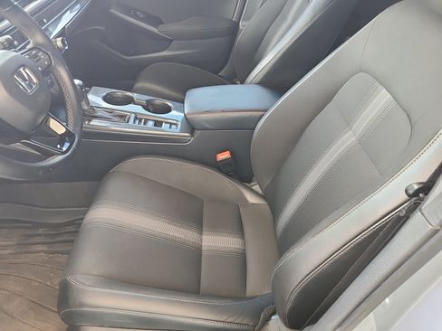 Used 2024 Honda Civic Sport image 8