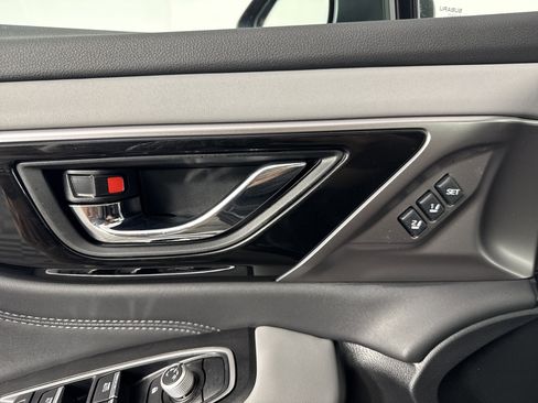 Used 2025 Subaru Outback Limited image 17