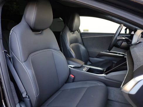 Used 2025 Lucid Air Touring AWD/4WD image 30