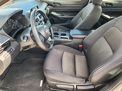 Used 2024 Nissan Altima 2.5 S image 13