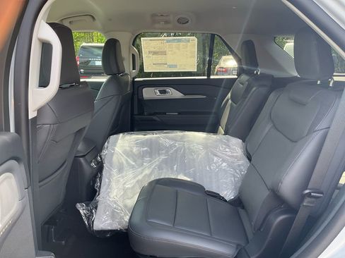 New 2026 Ford Explorer Active image 14