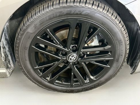 Used 2025 Toyota Camry SE FWD image 11