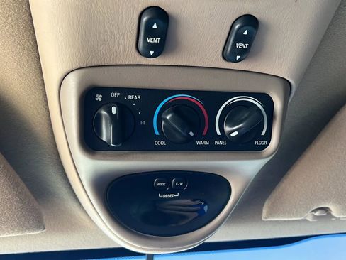 Used 2004 Ford Excursion Limited AWD/4WD image 29