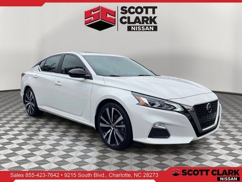 Used 2020 Nissan Altima 2.5 SR w/ Premium Package FWD image 1