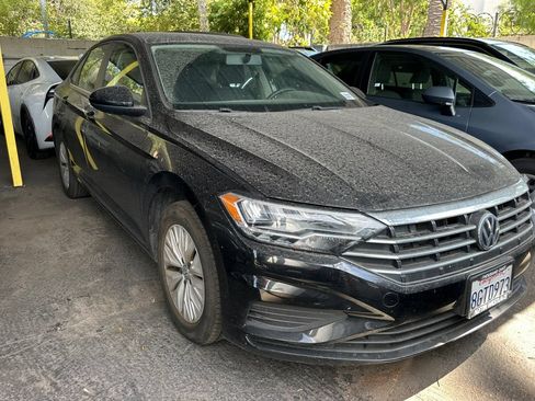 Used 2019 Volkswagen Jetta S w/ Driver Assistance Package FWD image 2