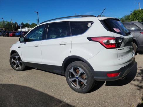 Used 2018 Ford Escape SEL w/ Ford Safe & Smart Package AWD/4WD image 4