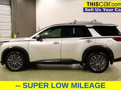 Used 2024 Nissan Pathfinder SL w/ SL Premium Package image 4