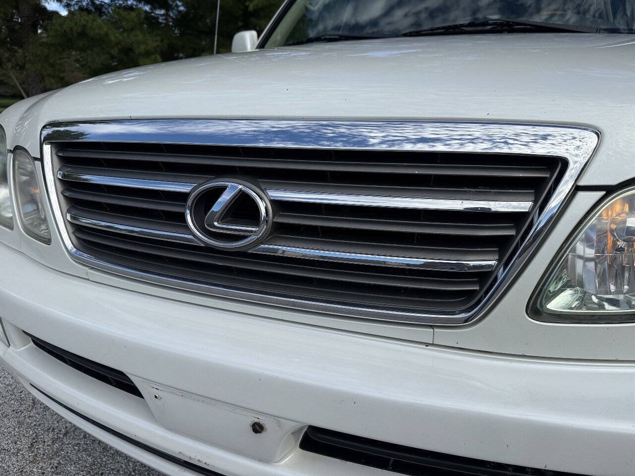 Used 2005 Lexus LX 470 4WD w/ Preferred Accessory Pkg image 19