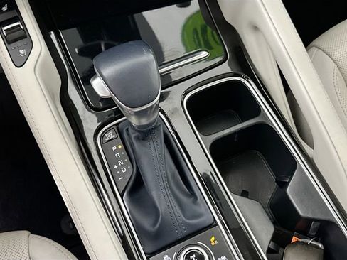 Used 2023 Kia Telluride EX w/ EX Captain's Chair Package AWD/4WD image 16