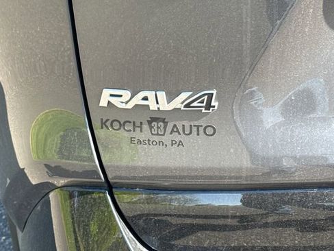 Used 2024 Toyota RAV4 SE w/ Convenience Package AWD/4WD image 17