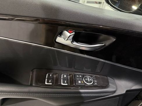 Used 2017 Kia Sorento FWD image 13
