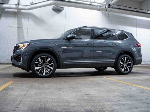 New 2026 Volkswagen Atlas SEL Premium R-Line image 3