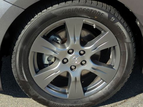 Used 2017 Toyota Sienna SE image 11