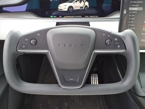 Used 2022 Tesla Model X Plaid image 22