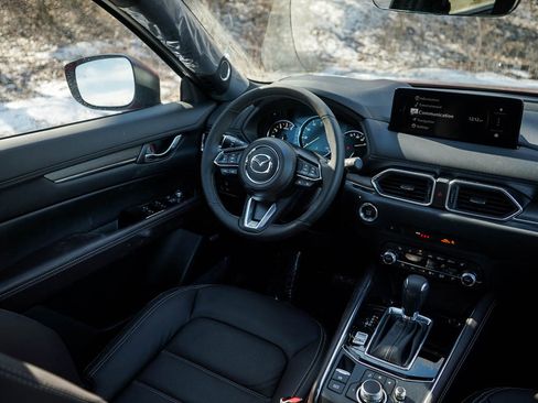 New 2025 MAZDA CX-5 Signature image 15