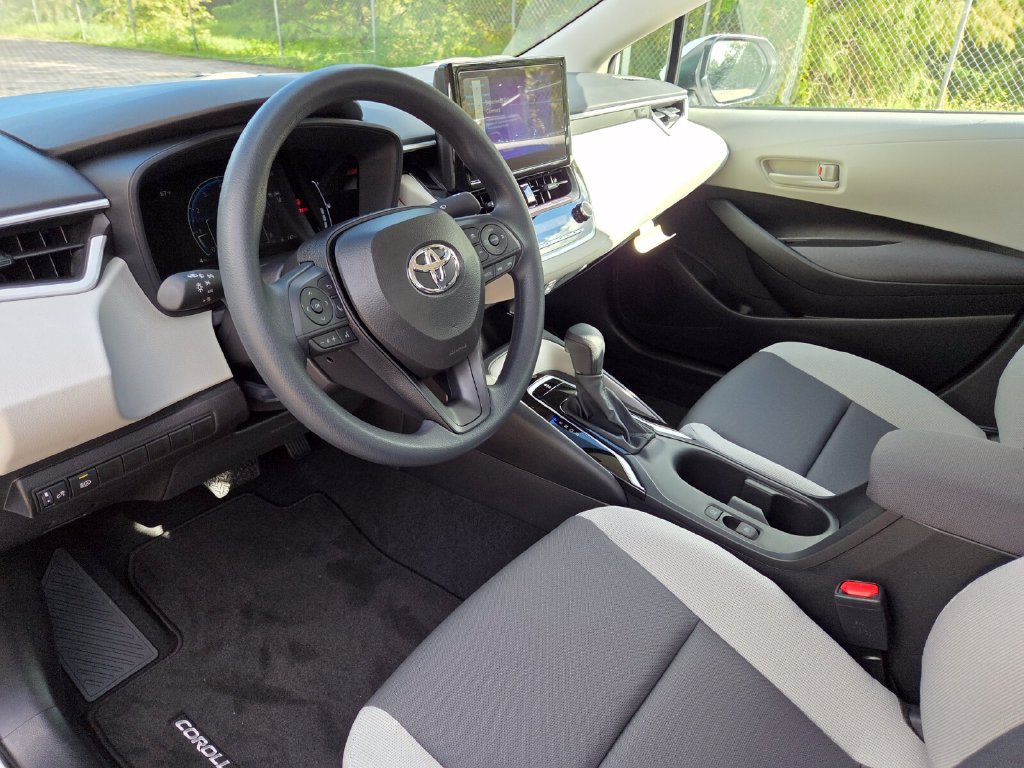 New 2027 Toyota Corolla LE FWD image 25