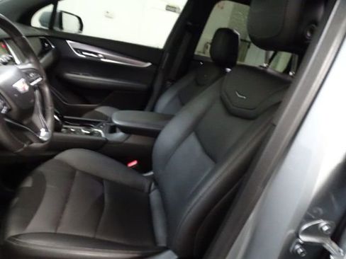 Used 2024 Cadillac XT6 Luxury w/ LPO, Floor Liner Package AWD/4WD image 2
