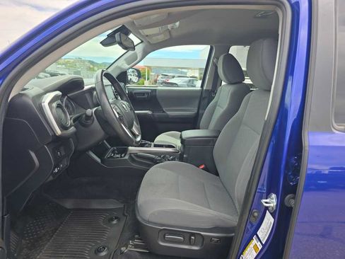 Used 2022 Toyota Tacoma SR5 AWD/4WD image 9
