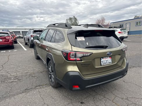 Used 2023 Subaru Outback Onyx Edition image 7