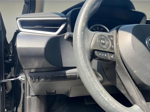Used 2021 Toyota Corolla LE FWD image 15