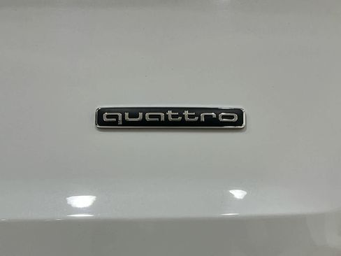 Used 2022 Audi Q7 Premium Plus image 12