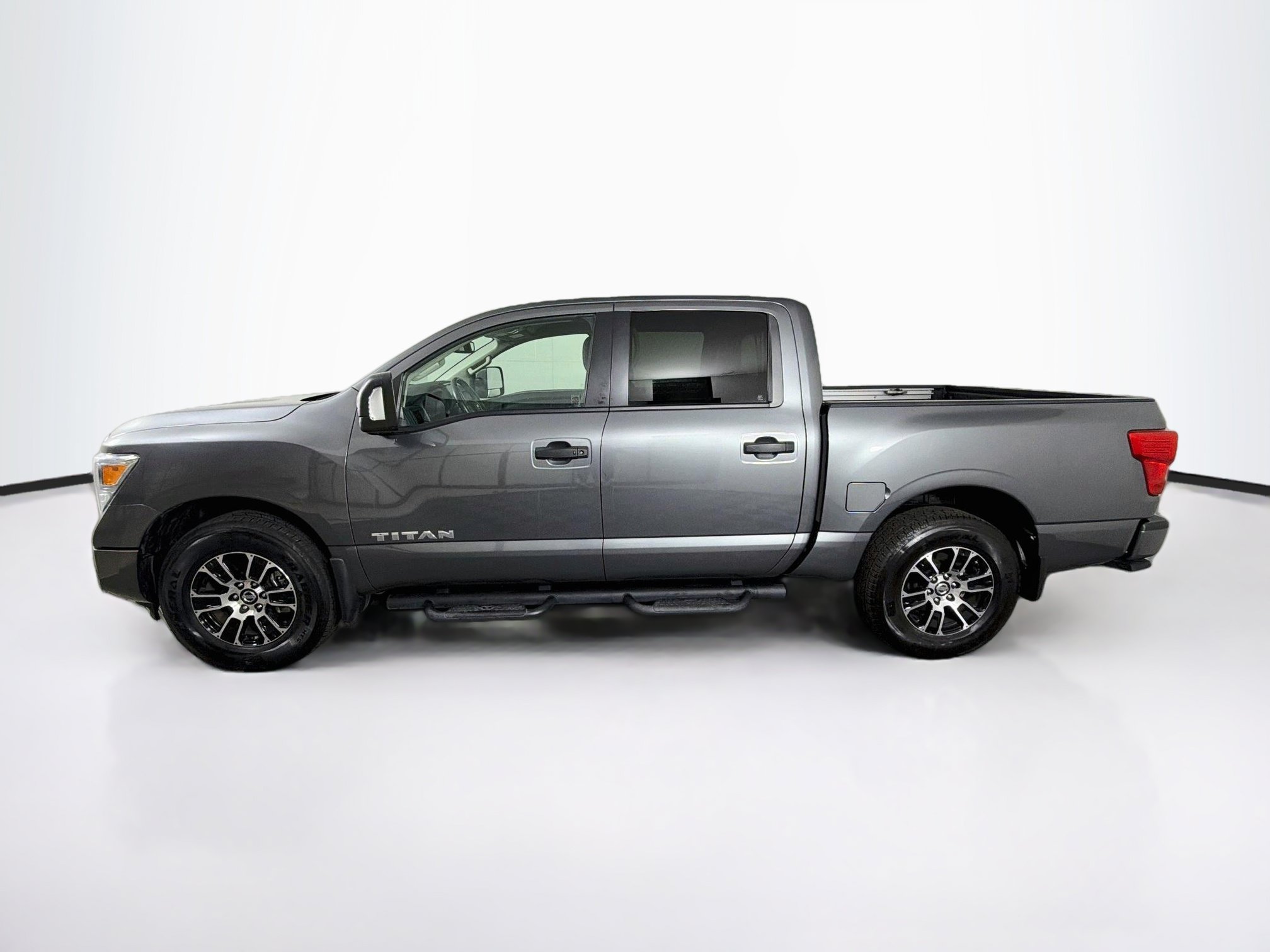 Used 2022 Nissan Titan SV w/ SV Convenience Package AWD/4WD image 4