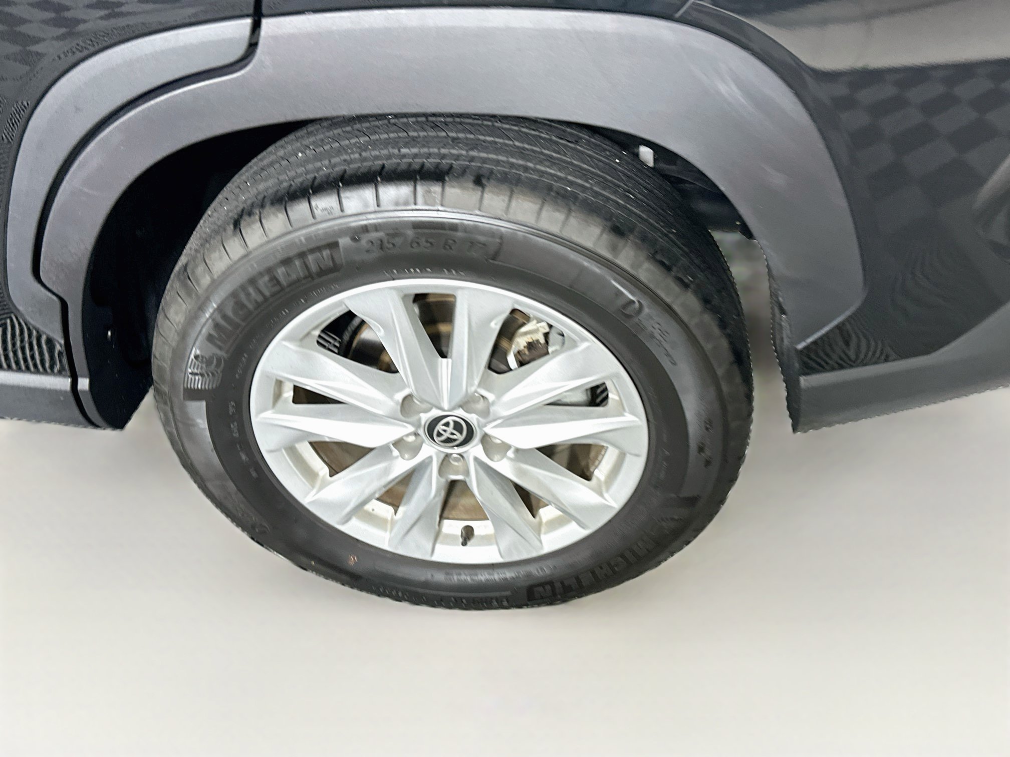 Used 2026 Toyota Corolla Cross LE FWD image 11