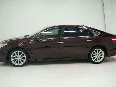 Used 2015 Toyota Avalon Limited w/ Technology Package FWD image 7