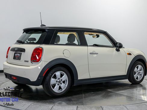 Used 2018 MINI Cooper 2-Door Hardtop image 15