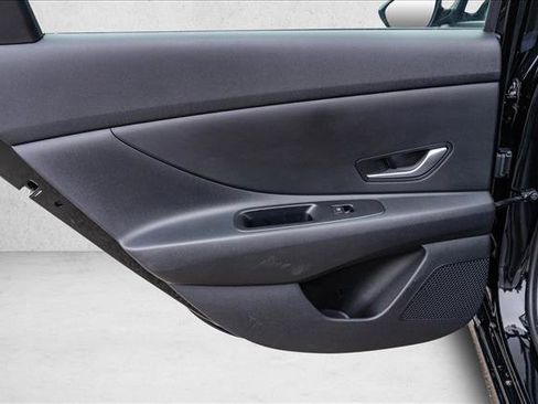 Certified 2025 Hyundai Elantra Blue image 21