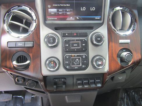 Used 2015 Ford F250 Lariat w/ Chrome Package RWD image 19