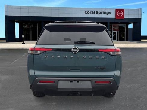 New 2026 Nissan Pathfinder Platinum w/ Cargo Package AWD/4WD image 4