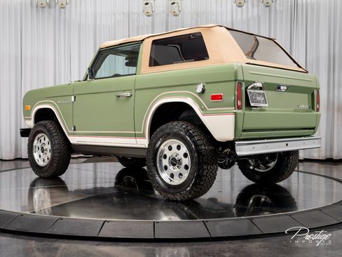 Used 2025 Ford Bronco Badlands image 16