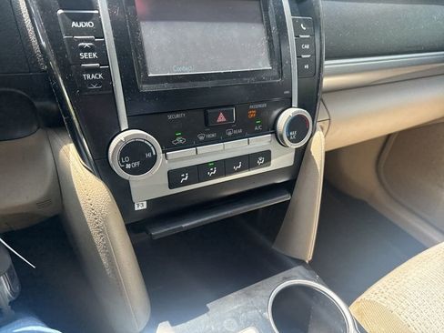 Used 2012 Toyota Camry LE FWD image 14