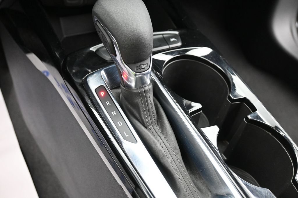 Used 2025 Chevrolet Trax LT FWD image 12