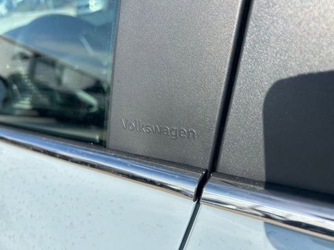 Certified 2025 Volkswagen Taos SE w/ Panoramic Sunroof Package FWD image 29