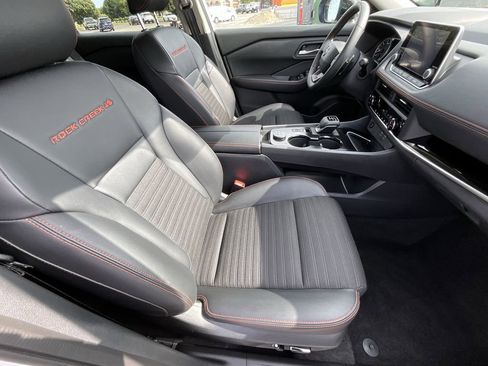 Certified 2025 Nissan Rogue SV w/ Rock Creek Premium Package image 17