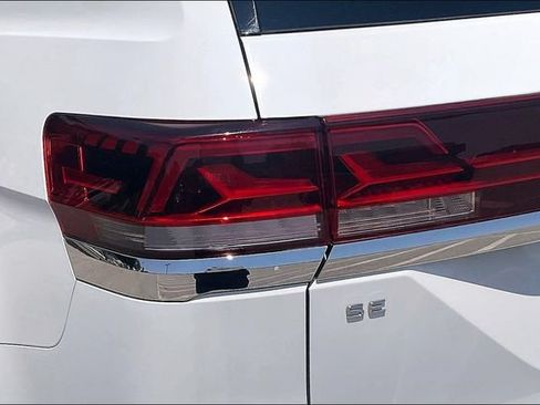 Used 2025 Volkswagen Atlas SE FWD image 29