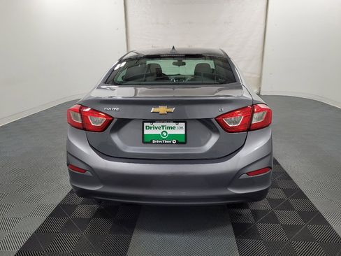 Used 2018 Chevrolet Cruze LT w/ Convenience Package FWD image 7