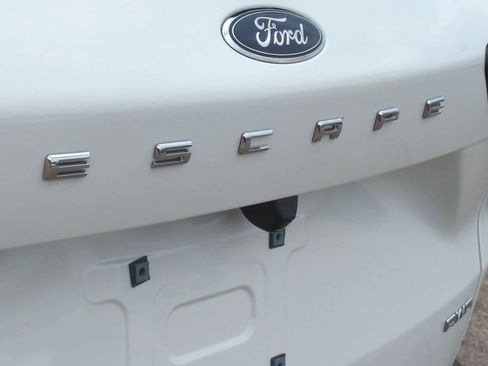 Used 2023 Ford Escape Platinum AWD/4WD image 13