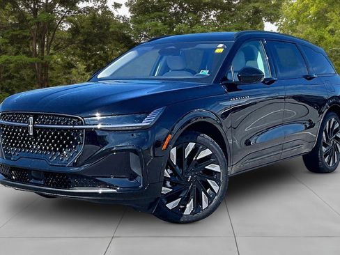 New 2026 Lincoln Nautilus Reserve w/ Jet Appearance Package image 2