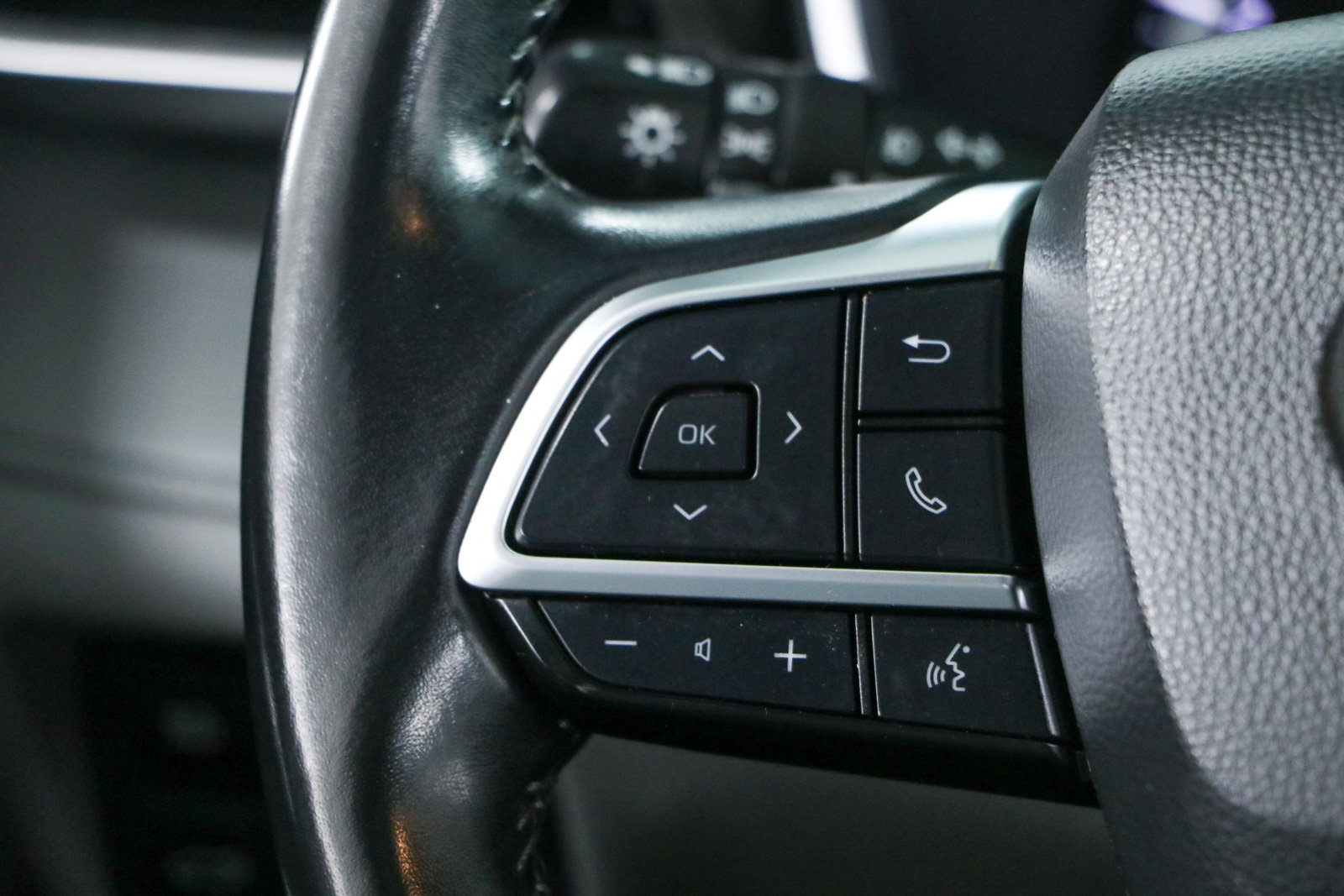Used 2021 Toyota Highlander XLE FWD image 14